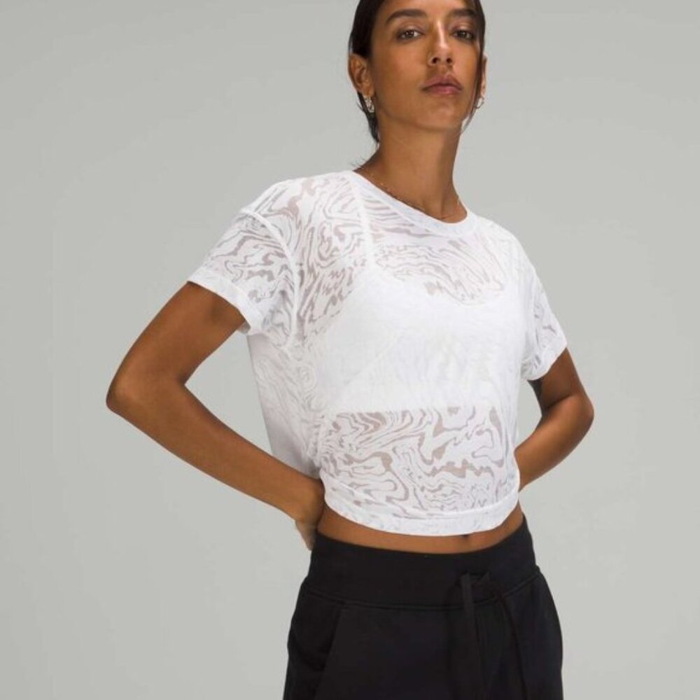 Lululemon Cates Short Sleeve Tee